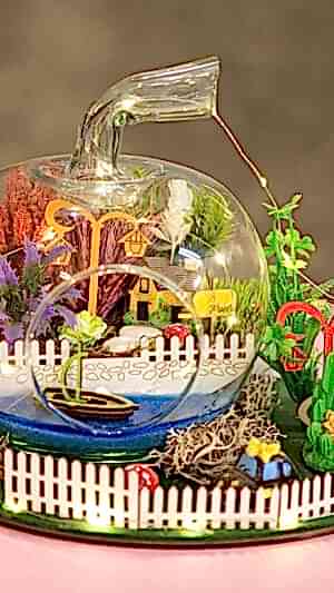 Bahçeli ev ışıklı teraryum