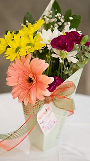 Kutulu canlı çiçek buketi (mint yeşili kutu)