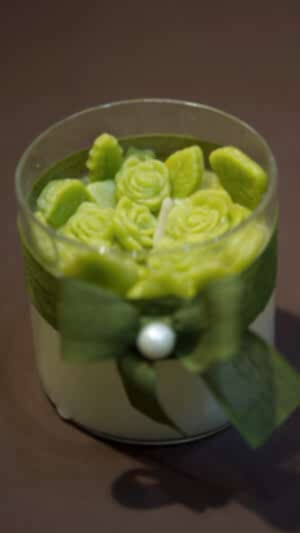 Vanilya kokulu el yapımı mum yeşil kurdelalı