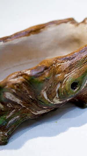 Ağaç kütüğü görünümlü saksı