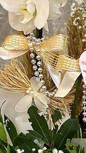 Alternative view of İthal Çift Dallı Beyaz Orkide Kelebek Detaylı