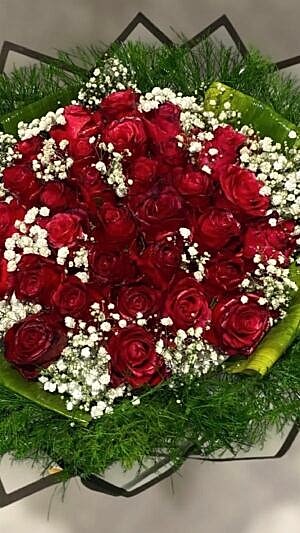 Cipso, Yaprak ve Kırmızı Gül Detaylı Söz Kız İsteme Buketi