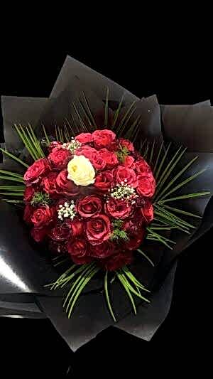 Tek Beyaz Gül ve Kırmızı Gül, Yaprak Detaylı Söz Kız isteme Buketi